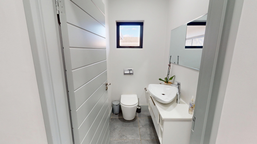 3 Bedroom Property for Sale in The Links Western Cape